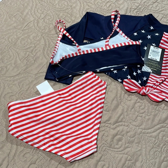 Girl’s 3-Piece Swimsuit - Picture 6 of 8